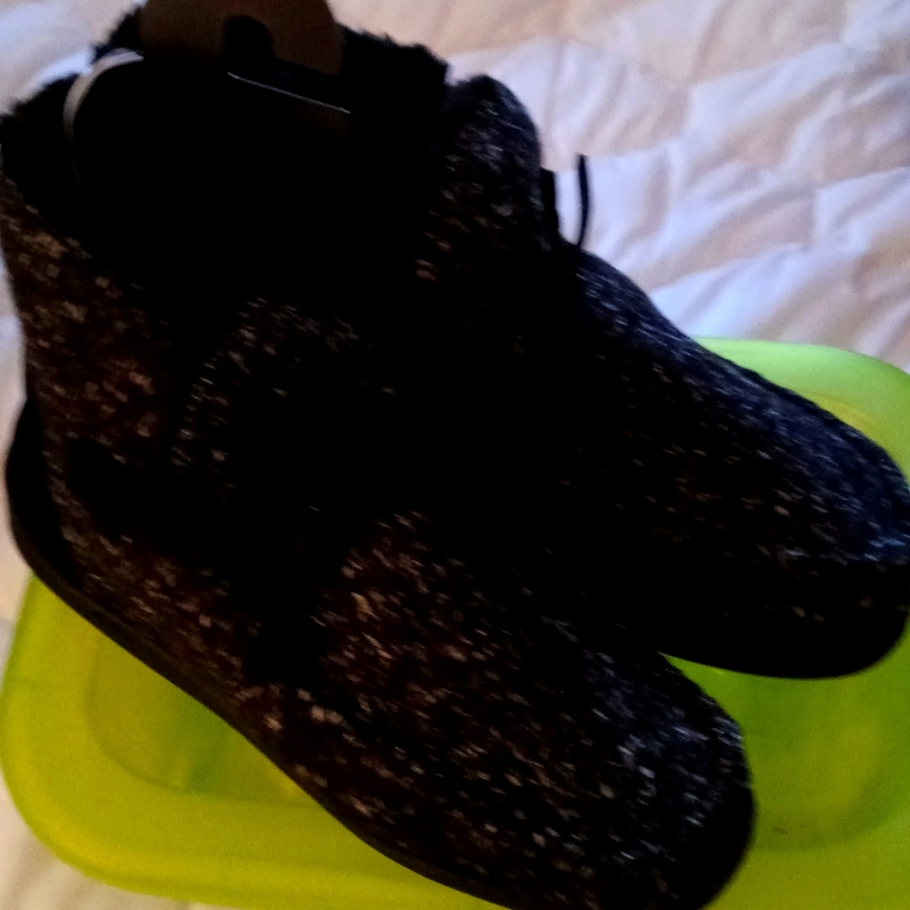 New Warm slip on booties slipper.